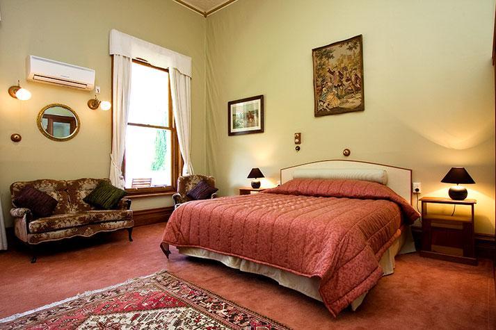 Готель Ugbrooke Country Estate Lower Dashwood Екстер'єр фото