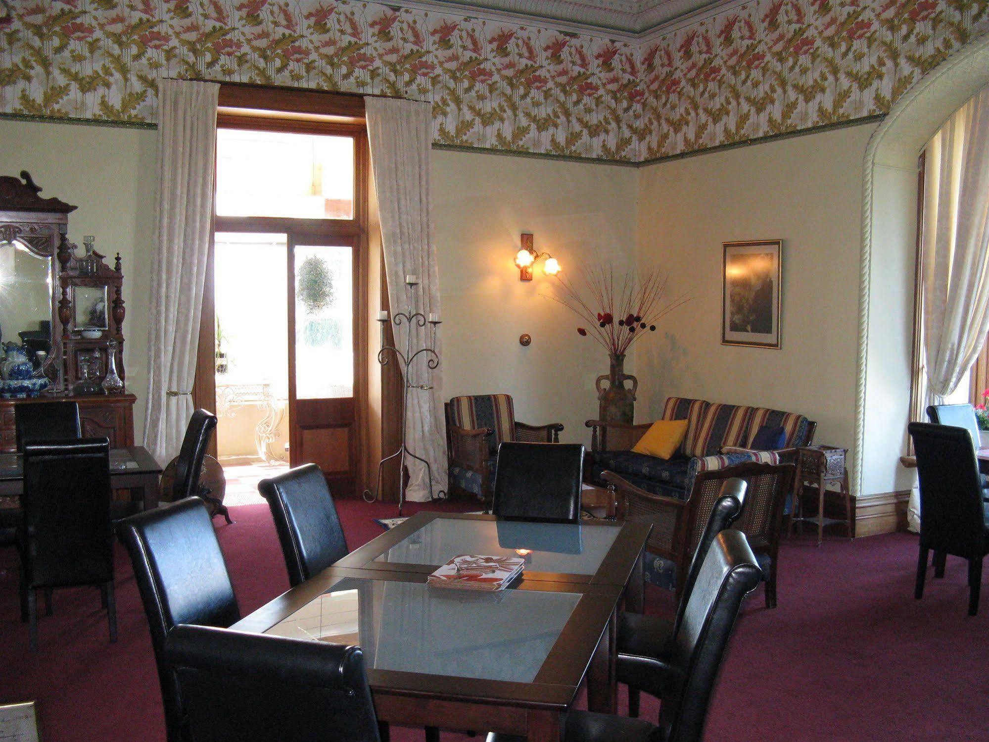 Готель Ugbrooke Country Estate Lower Dashwood Екстер'єр фото