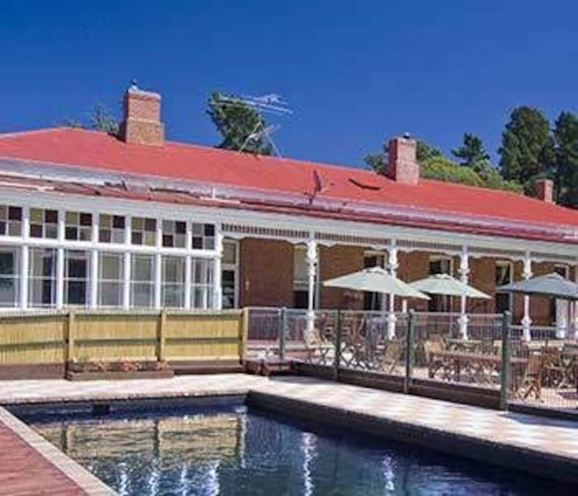 Готель Ugbrooke Country Estate Lower Dashwood Екстер'єр фото